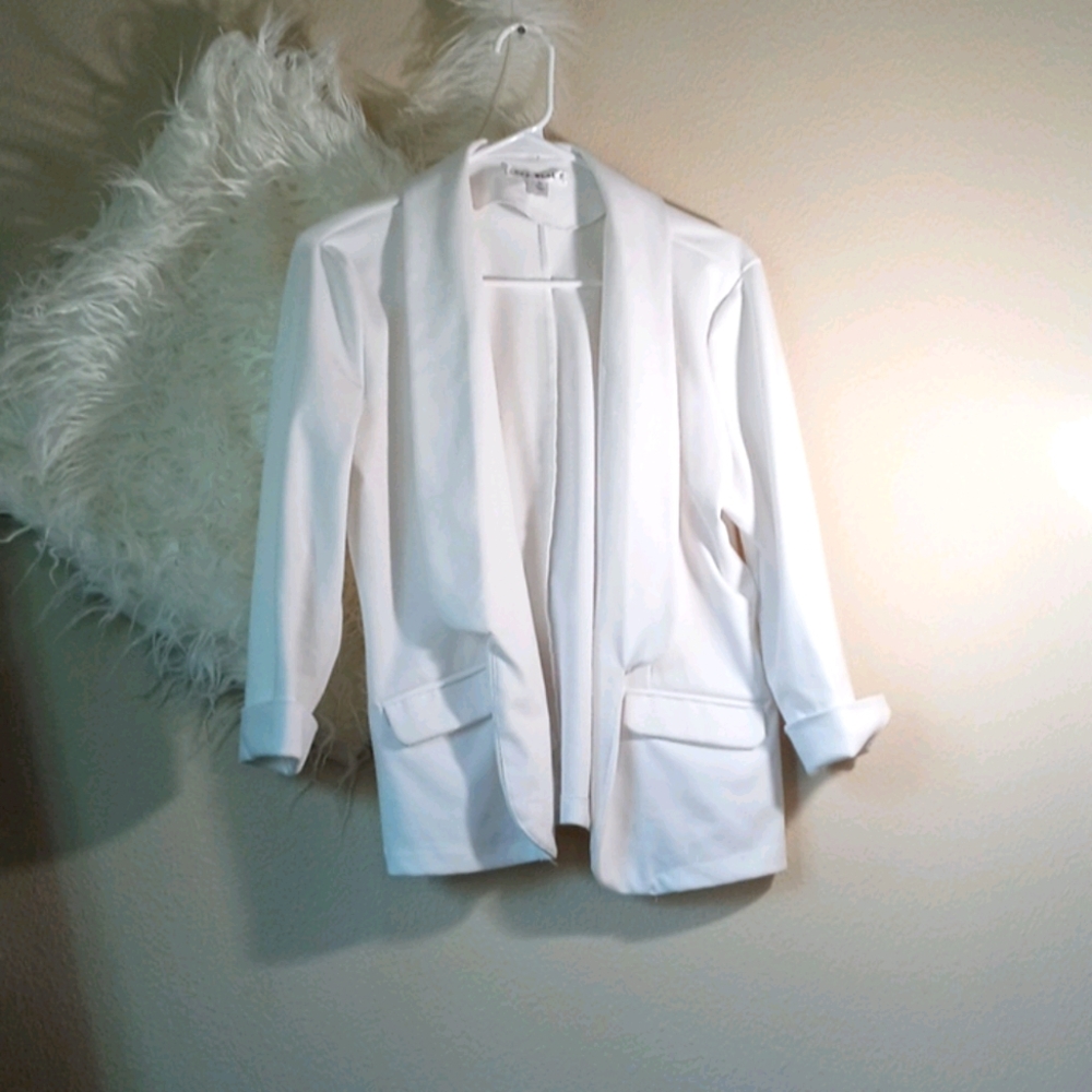 Beautiful cotton soft white blazer